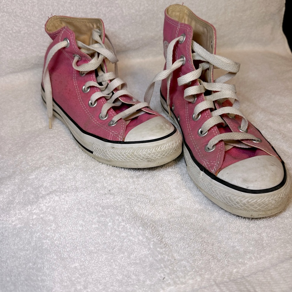 Pink women’s Converse